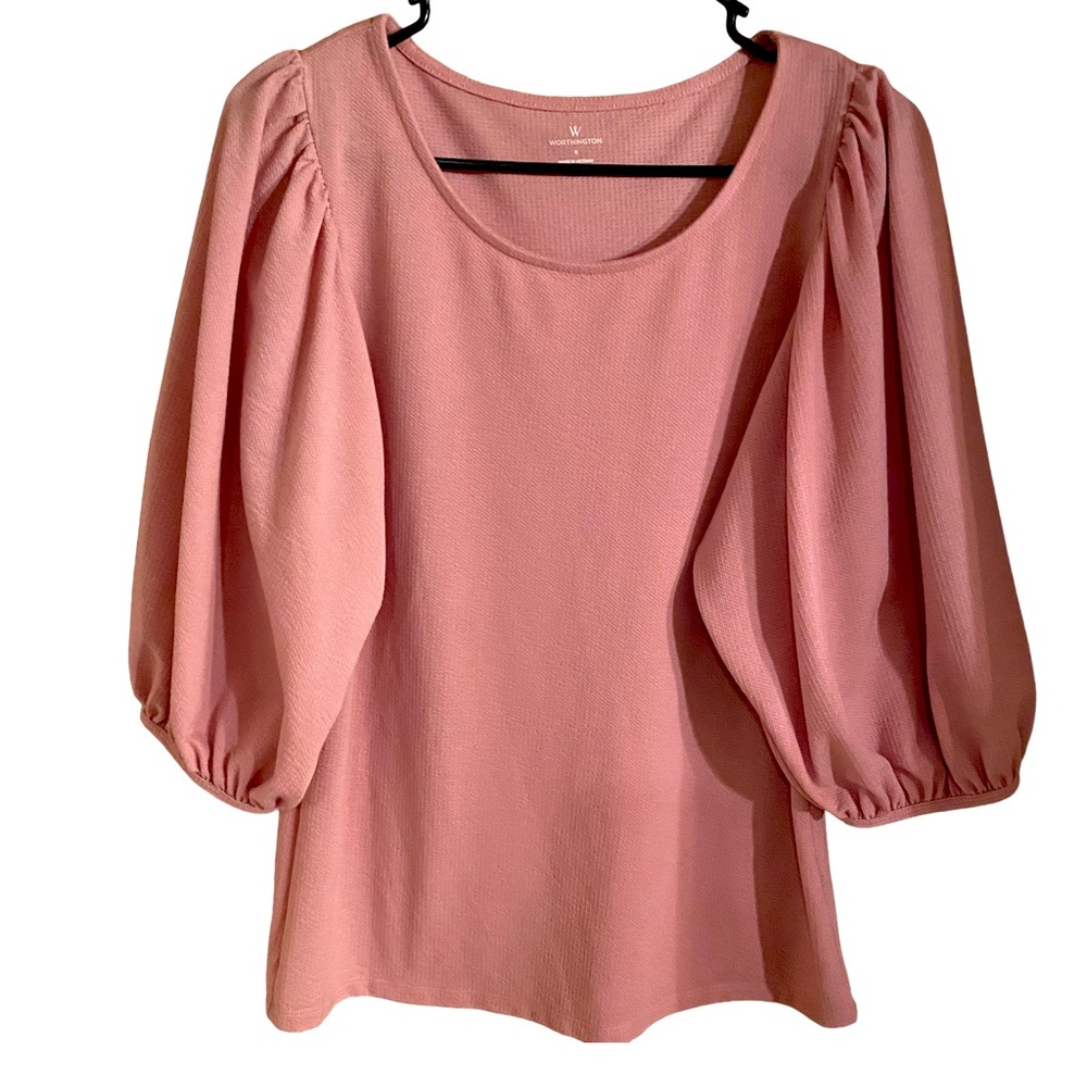 WORTHINGTON Women’s Scoop neck Puffed out sleeve Top. Color is Rose. SZ S